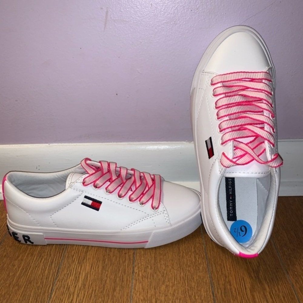 NWOT Tommy Hilfiger Flint 2 Hot Pink/White… - Picture 15 of 16